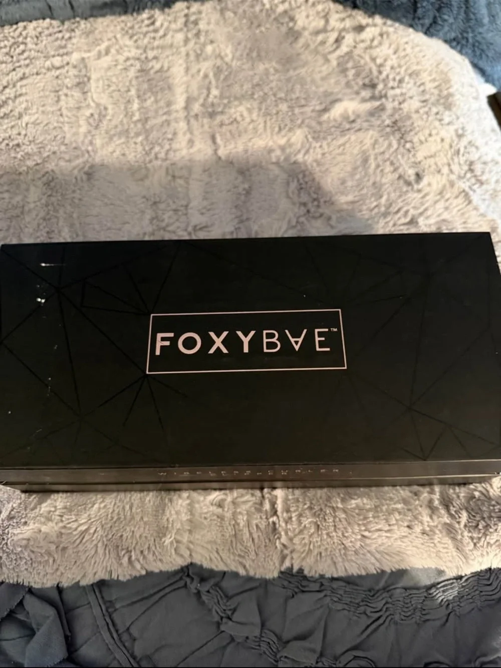 FOXYBÉ Wireless Curling Clipper in Black and Rose Gold